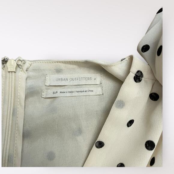 Urban Outfitters Willow Plunging Polka Dot mini Short Dress Size‎ Small - Picture 2 of 10